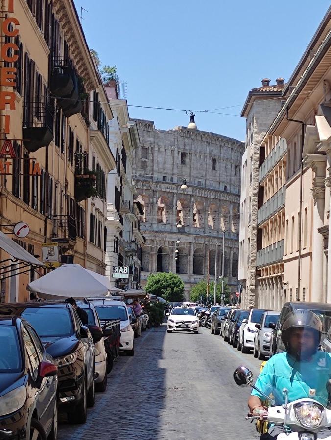 150 M Dal Colosseo - Appartamento Minerva Rom Eksteriør billede